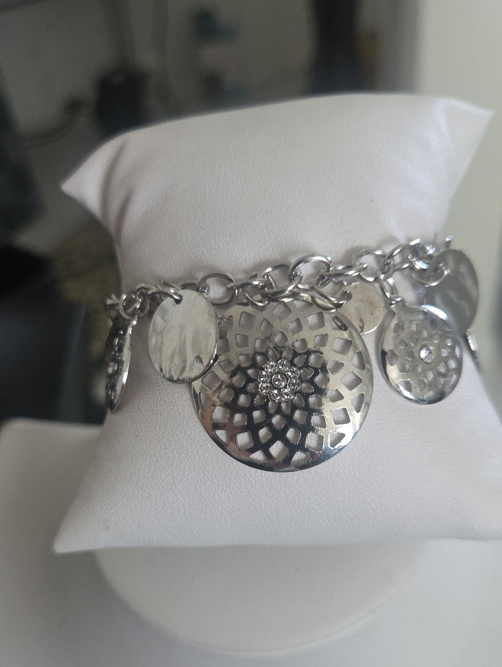 Paparazzi Trinket Tranquility White Bracelet NWT